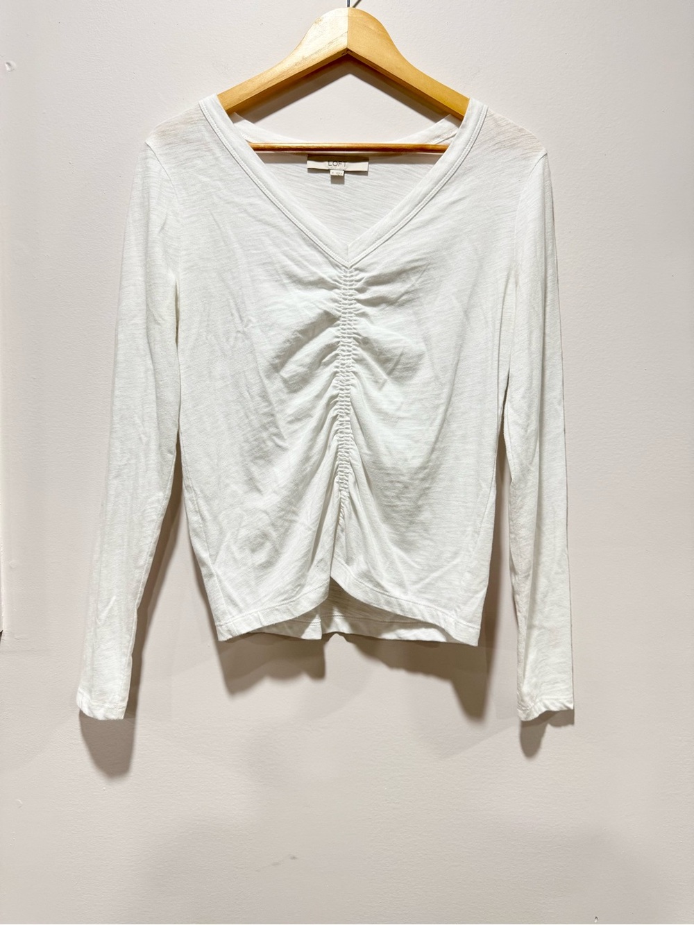 LOFT White Ruched V-Neck Long Sleeve Knit Tee Cotton Top Size S